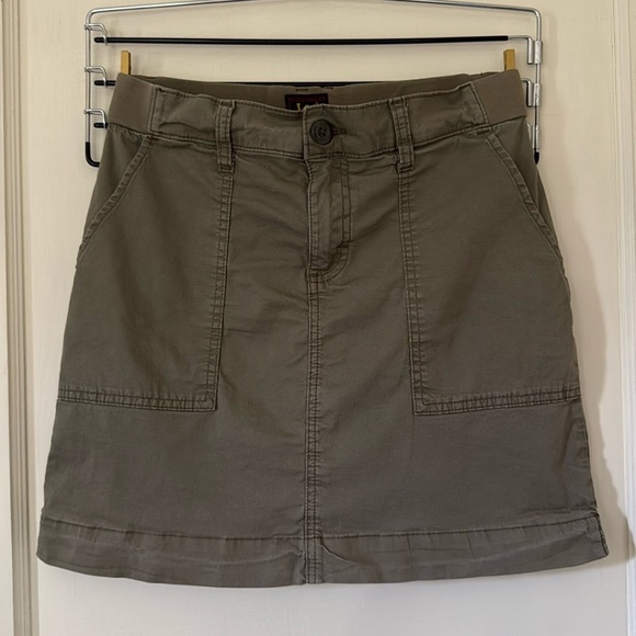 Lee Green Sporty Chic Skort - Picture 2 of 7